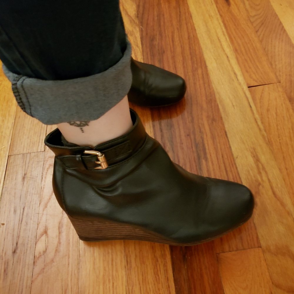 Used Dr. Scholls Booties - Picture 12 of 12